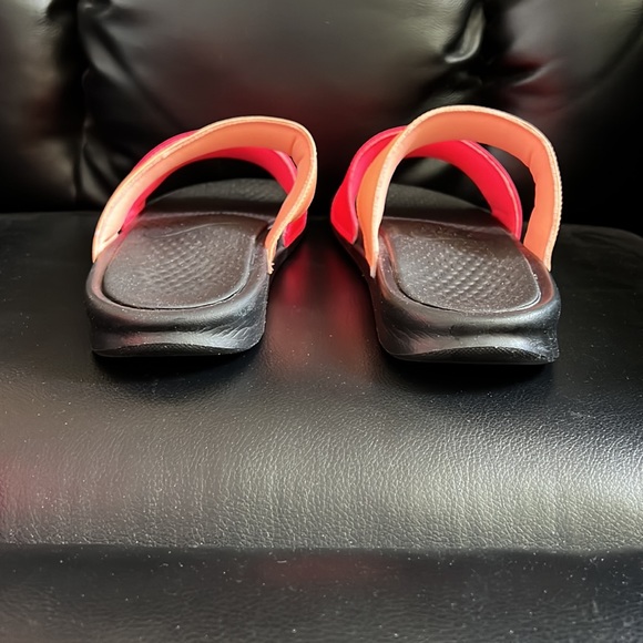 SOLD BNIB Women’s Nike Benassi Duo Ultra Slide sandals 9 pink black sunset glow - Picture 8 of 9